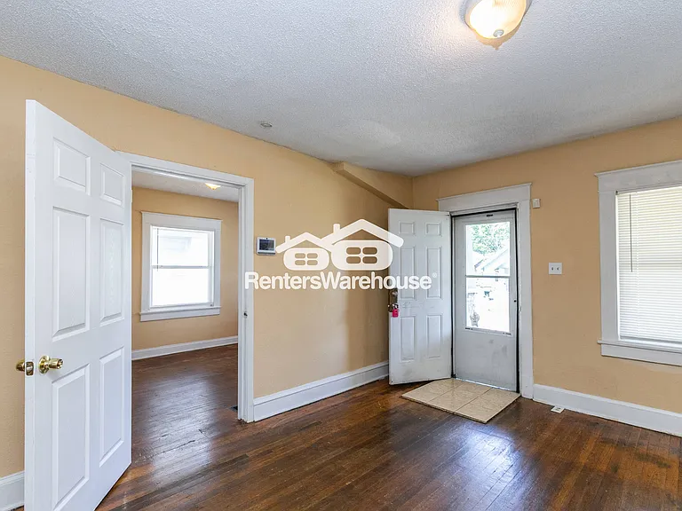 4038 Bellefontaine Ave — Photo 11