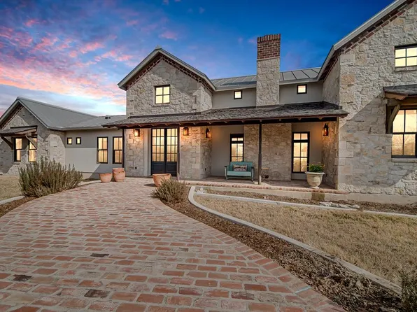 146 Metzger Rd, Fredericksburg, TX 78624