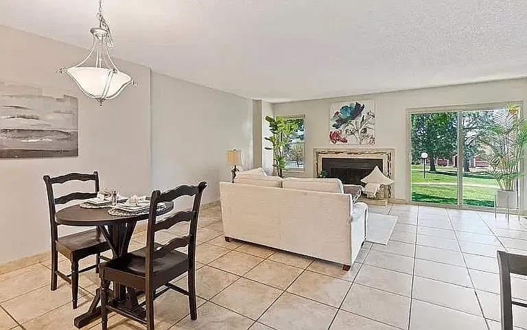 440 W Rockrimmon Blvd #G — Photo 14