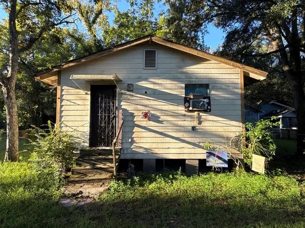 1163 Persimmon St, Mobile, AL 36603