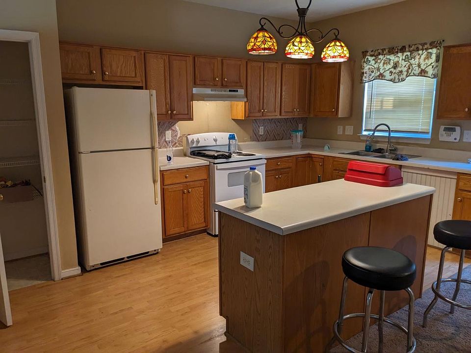 1st image of 460 Hollybrook Ridge Ln #460HOLLYBR