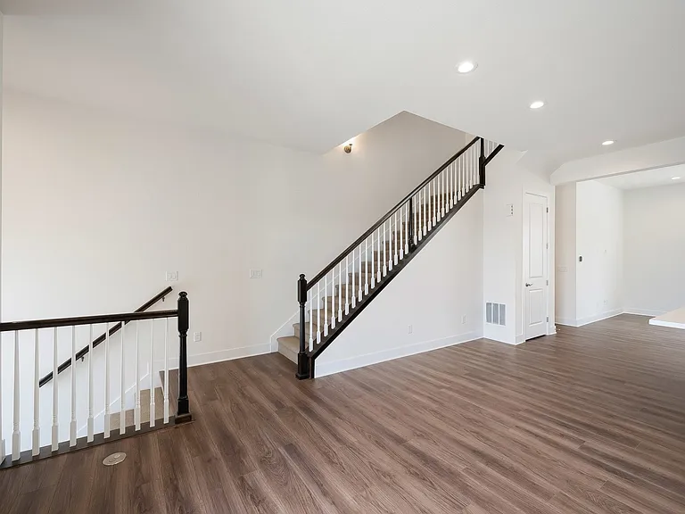 5112 Ward Rd — Photo 3