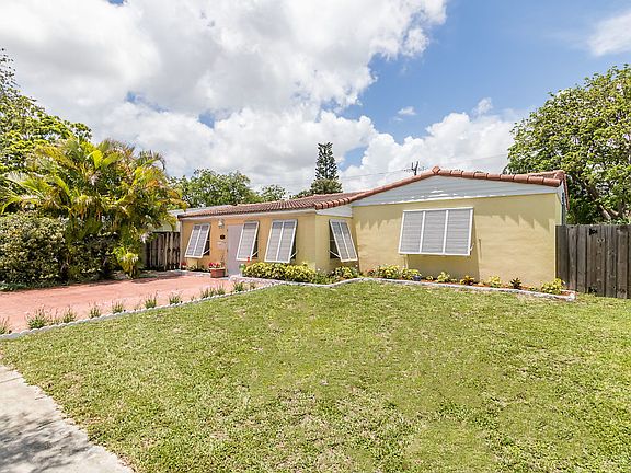 2nd image of 813 SW 20th St