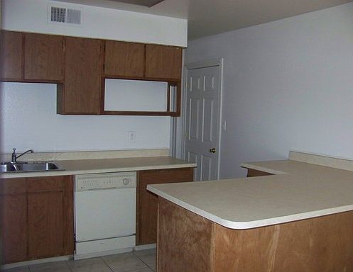 5th image of 6117 Glendale Cir