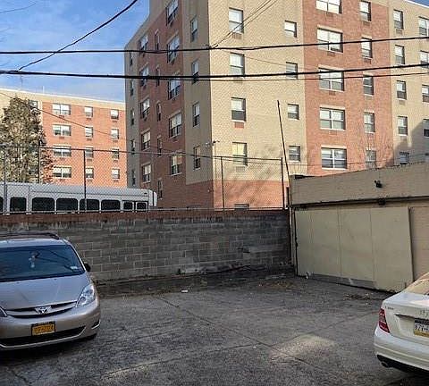 4th image of 773 E 183rd St