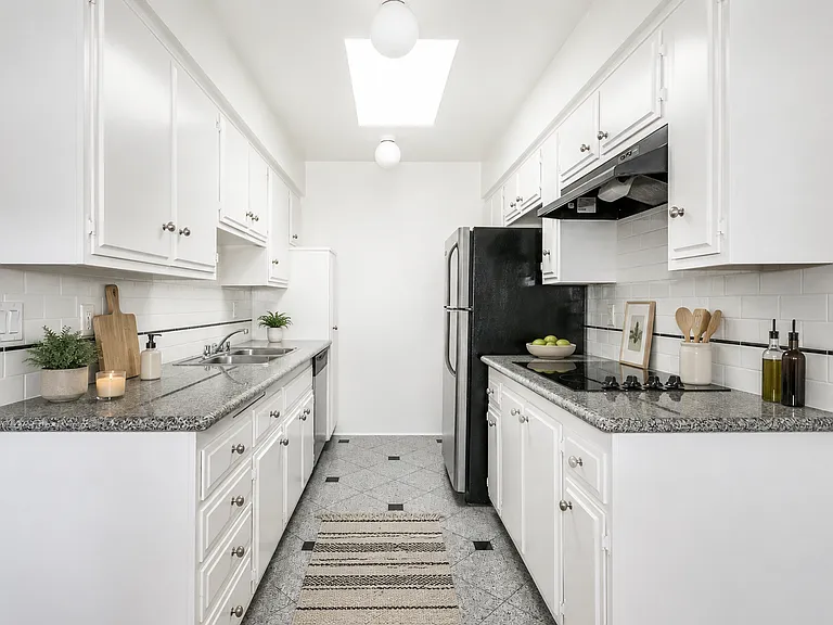 1000 S Wooster St — Photo 8