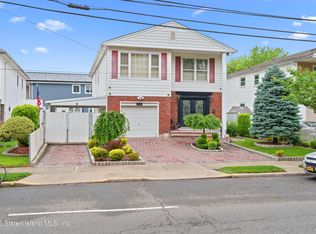 476 Willow Rd W, Staten Island, NY 10314
