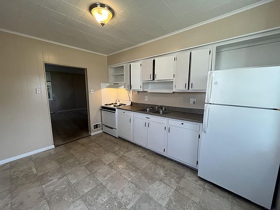 4th image of 2150 N Susquehanna Trl APT 1