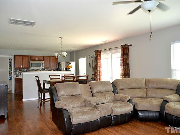 5th image of 499 Kerriann Ln