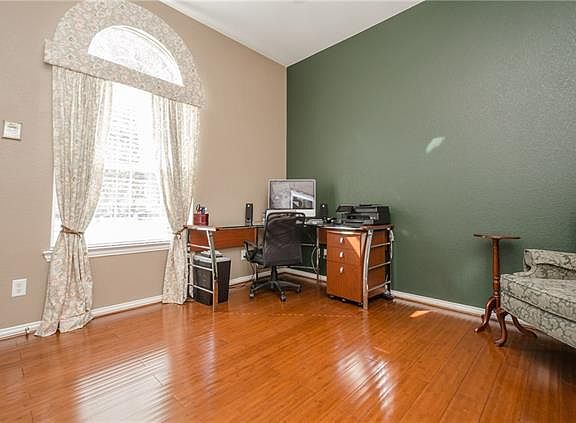 5th image of 6303 Barberry Ave