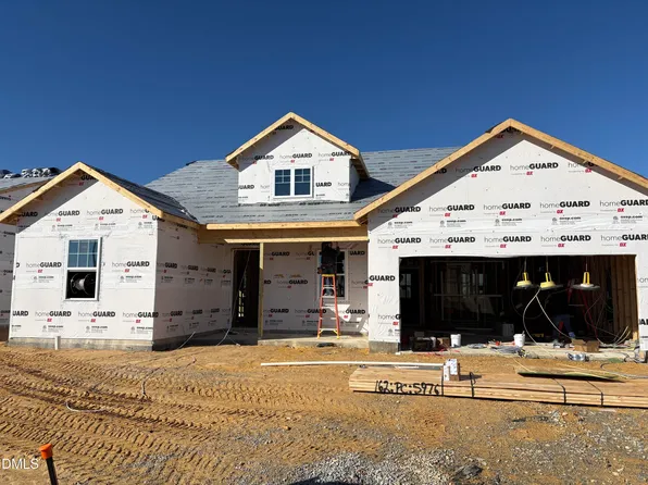 584 Providence Creek Dr, Fuquay Varina, NC 27526