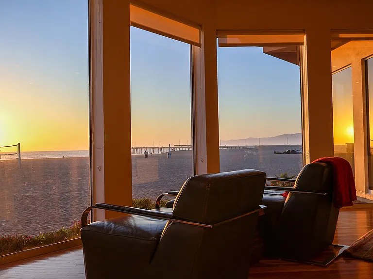 3509 Ocean Front Walk — Photo 1