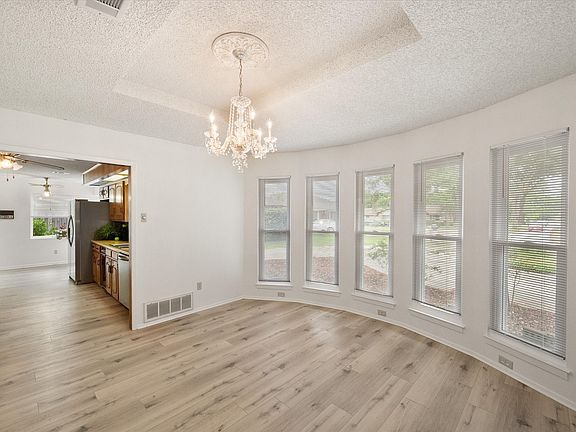 5th image of 3211 Vernon Dr