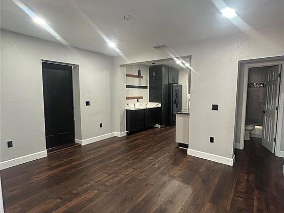 5th image of 1111 SE 6th Ave