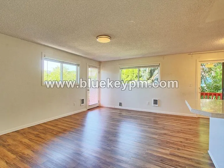 7865 SE Milwaukie Ave — Photo 5