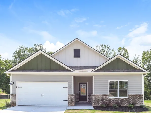 135 Egret Ct, Jefferson, GA 30549