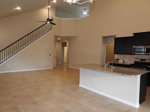 4th image of 2441 Merton Dr