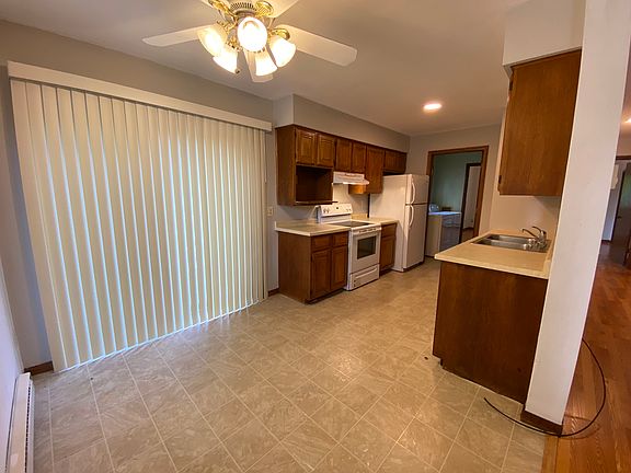 3rd image of 37 Park Heights Ct #3