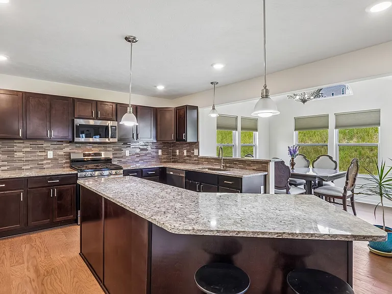 1105 Deerfield Dr — Photo 20