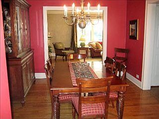 4th image of 1131 Forest Ave