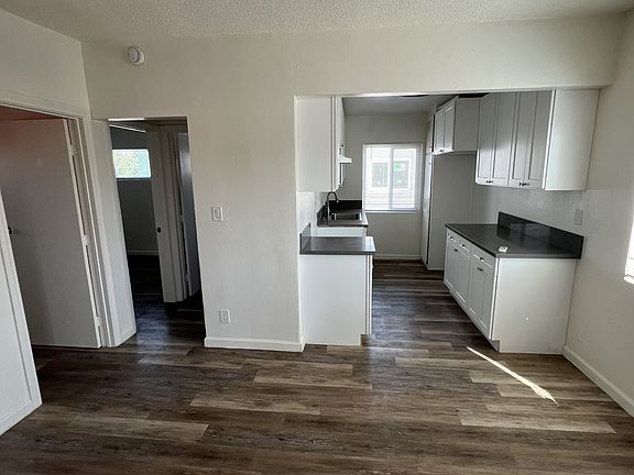 5th image of 2811 S Central Ave #6