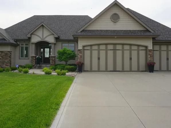 190 Saddlebrook Ct, Dakota Dunes, SD 57049