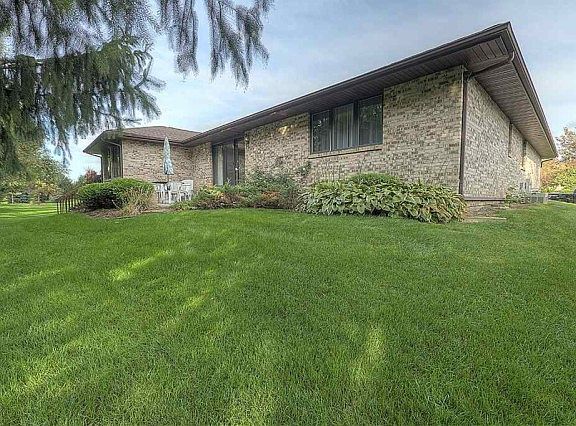 2nd image of 1309 Creekwood Cir