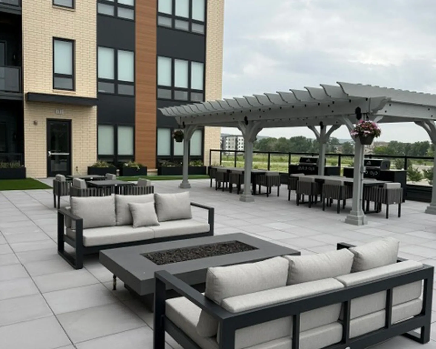 Brand New - War Eagle Apartments in the River Point District — Photo 4
