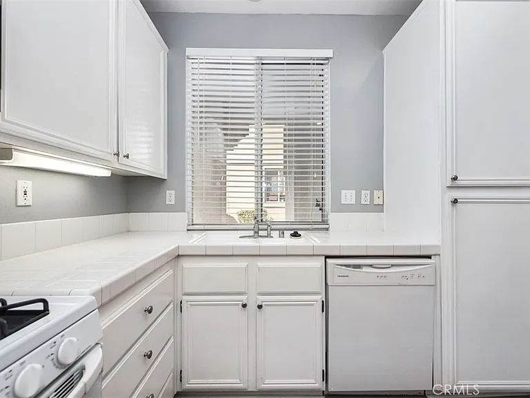 437 N Castletown #C-C-C — Photo 12