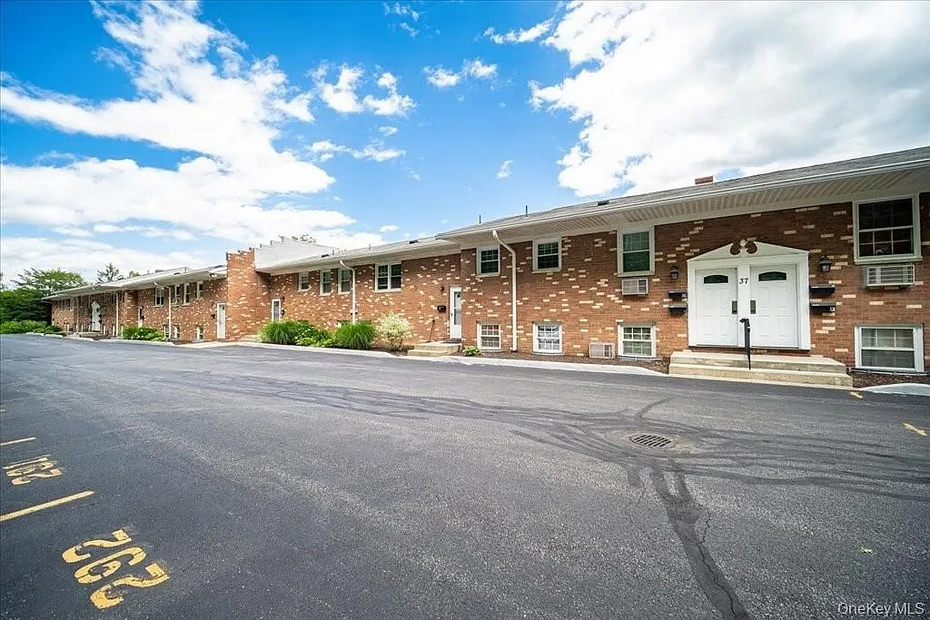 Building Photo - 37 Alpine Dr #C