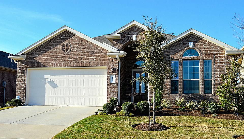Charming home in Saddlebrook Village right oustide The Woodlands and the Creekside Park Village Cent