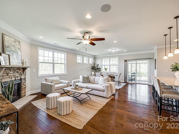 4th image of 124 Rosebay Dr