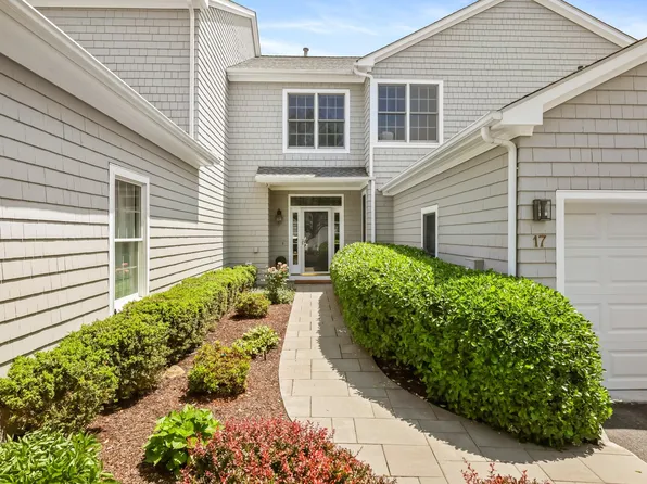 17 Country Club Lane, Pleasantville, NY 10570