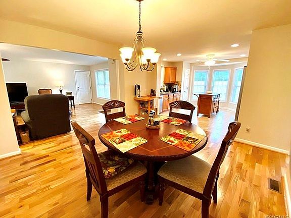 4th image of 21741 Cherry Row Ln