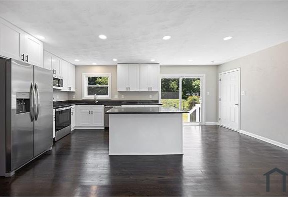 3rd image of 703 Terrace Dr