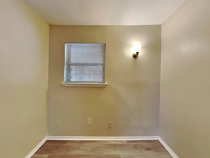 7108 Ellis Rd — Photo 13