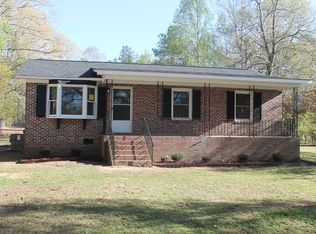 1606 Laurel Rd E, Greenwood, SC 29649
