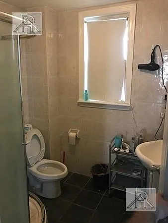 2 full bathrooms