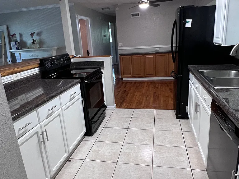 1816 Atkamire Dr — Photo 5