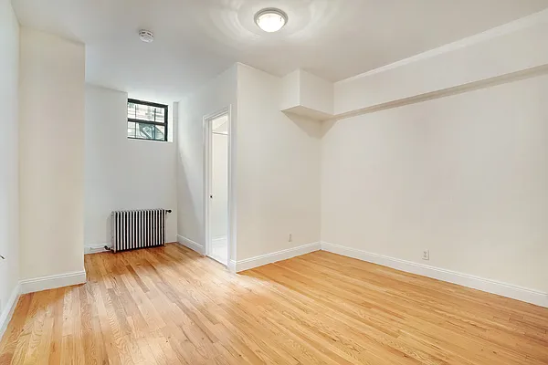 Rented by Bond New York | media 20