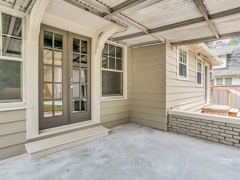 338 N Quentin St — Photo 24