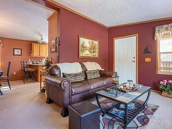 4th image of 399 Oakbrook Ct