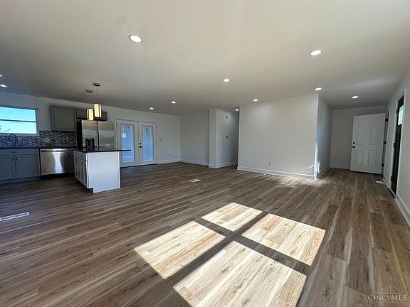 5th image of 12043 Hitchcock Dr