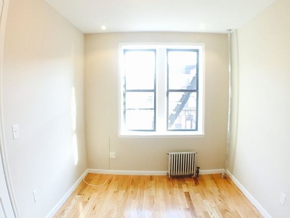 3rd image of 117 Jefferson Ave APT 13