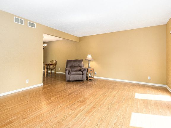5th image of 1305 Brentwood Pl