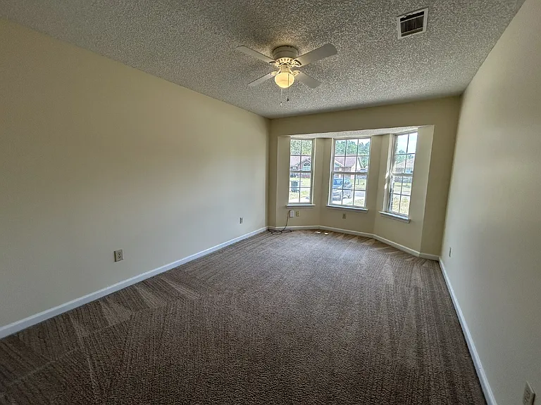 942 Poppleton Dr — Photo 5