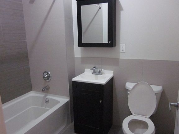 4th image of 103 Stockton St #1