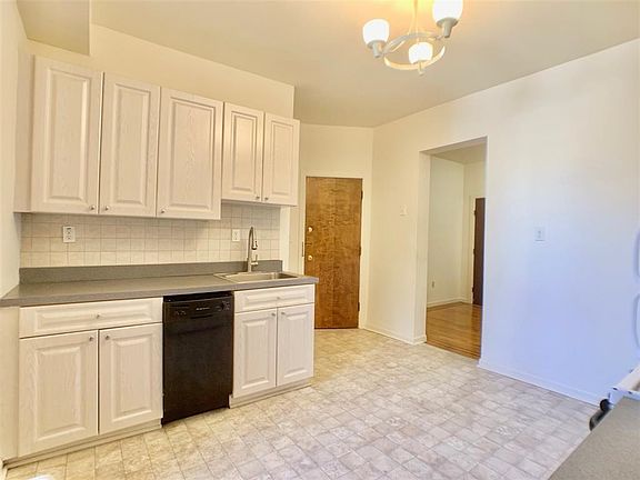 3rd image of 106 11th St APT 18
