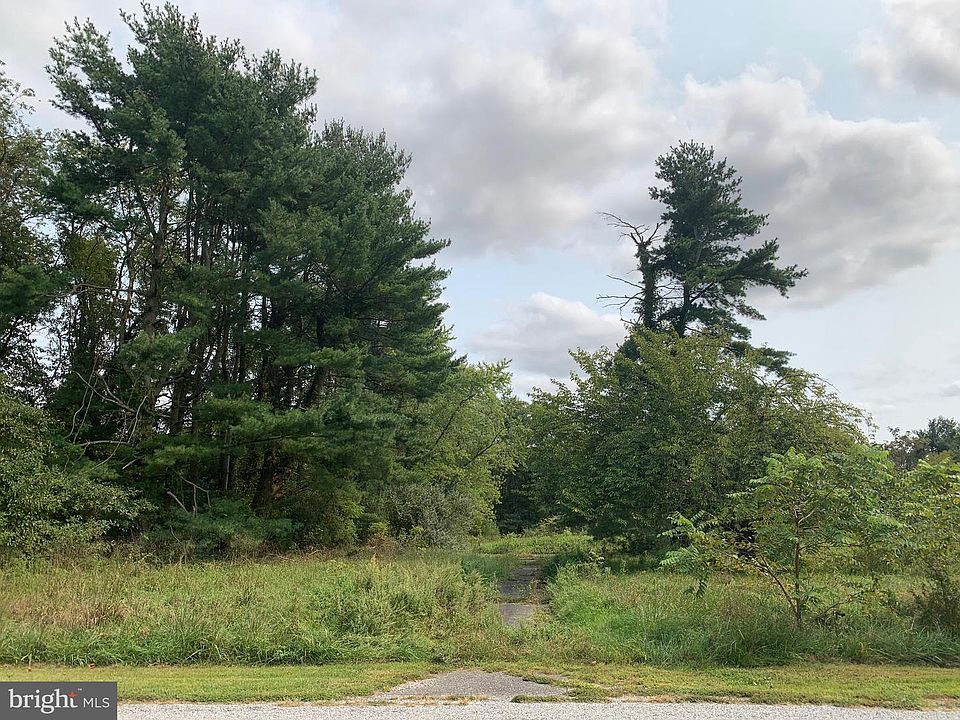 2nd image of 68 Holly Ln