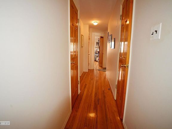 3rd image of 2717 Newtown Ave #2